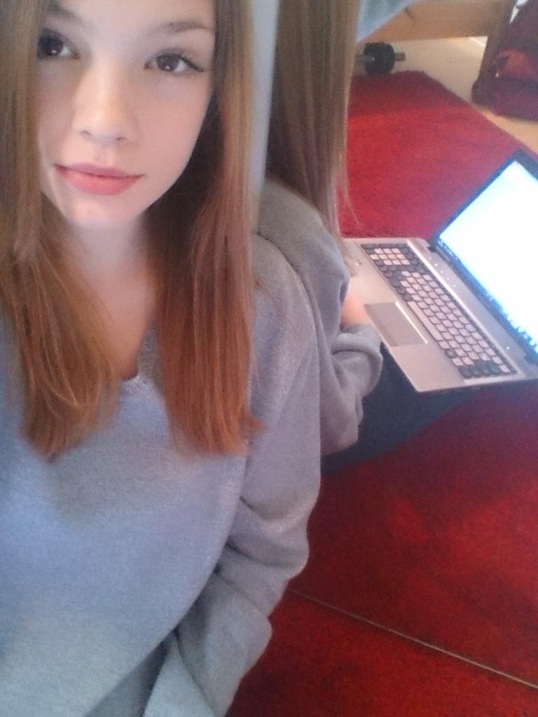 mrsplume's tweet photo. Preparing a referat.. http://t.co/5PD1TmDOlI