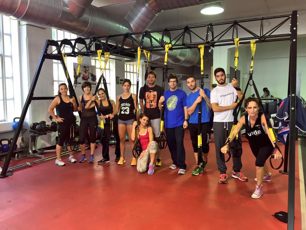 josemuyor's tweet photo. Terminamos el curso de #Entrenamiento en #Suspensión de @AlmeriaFitness. Un gran grupo. Suerte en vuestras clases!! http://t.co/PtYCNQtkvC