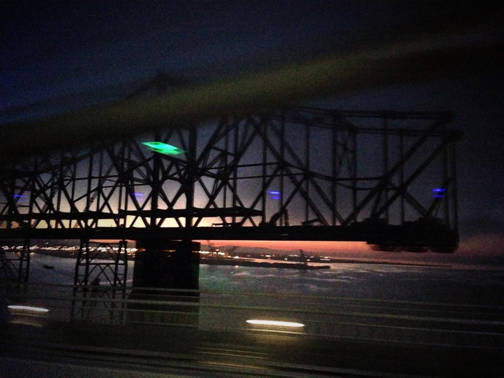 jizlee's tweet photo. Sunrise and old bay bridge, a view from the bus. #berkeleyhalf #BHM2014 http://t.co/FjbYcsXWI0 http://t.co/pJUuYxFBhn