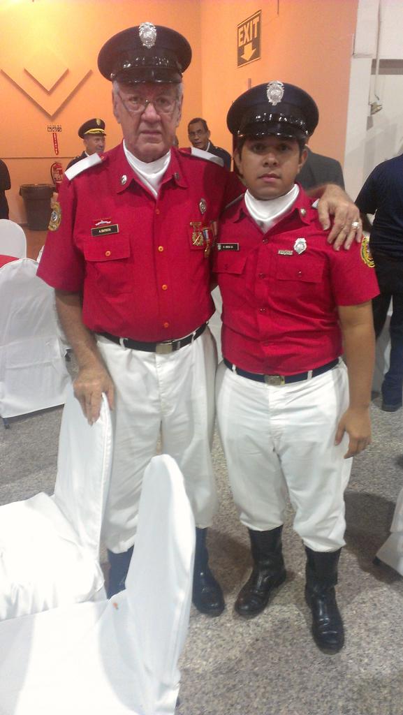 La tradición familiar es parte de nuestra mistica bomberil. #OrgullososDeSerBomberos