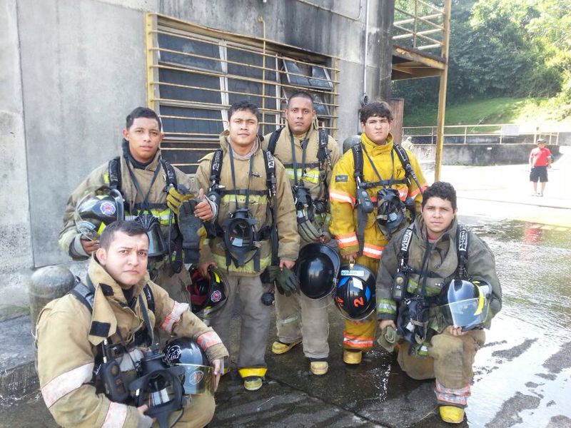 El trabajo en equipo es nuestra mayor fortaleza. #OrgullososDeSerBomberos