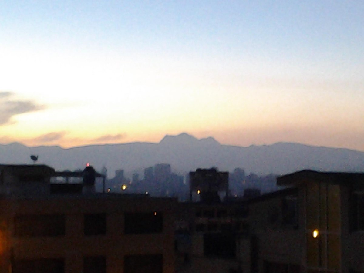 MariaContiki's tweet photo. Sunrise in Quito. #noregrets @contiki http://t.co/uMqVGJY4QJ