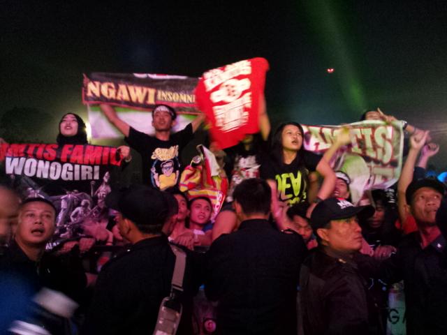 Kamtis family penuh damai. #HaiDay bareng <a href="/EndankSoekamti_/">Es</a> emang nggak ada matinyaaaa. Seru!!!