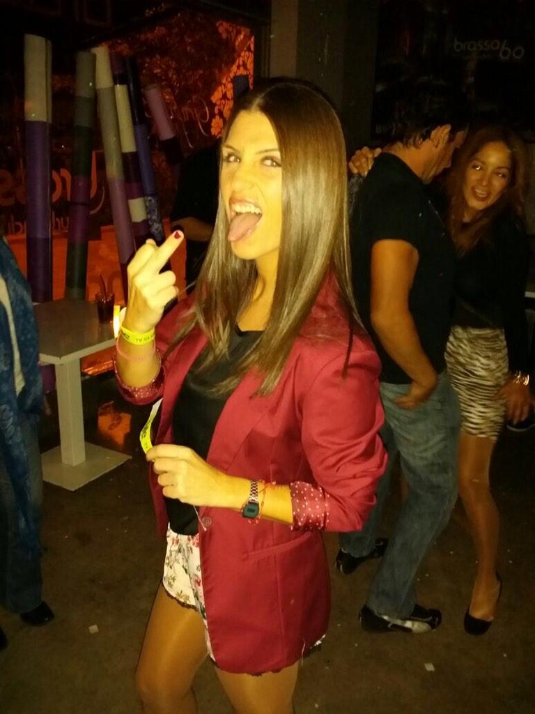 SilviLiv's tweet photo. Me he pasado con el corte de pelo 😱 #Saturday #Night #Happy #Friends #Birthday #Smiles #Party http://t.co/DAoDM4FtDc