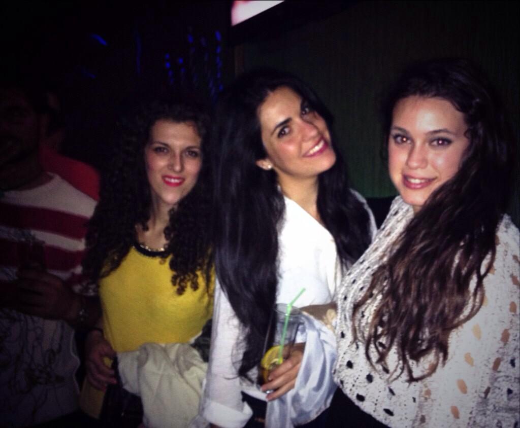 11Lour's tweet photo. Queda inaugurado el invierno 😊 @Maripe_14 @marisa_morillo http://t.co/gcS7kYA9Rm