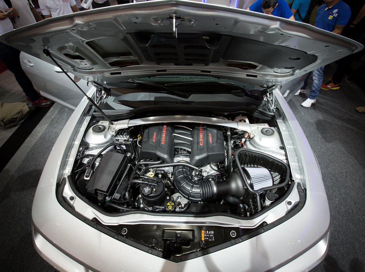 chevroletbrasil's tweet photo. #AbraSeusOlhos para mais performance e conheça o Chevrolet Camaro Z28 no #SDA2014. http://t.co/W3wuS9K50r