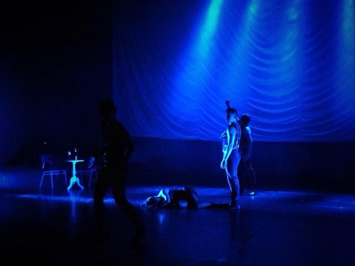 reddanza's tweet image. Cía. Catedral encanto a la comunidad #SanCarlos con 'Cabaret Mystique' @redculturacl @Cultura_Biobio #FDanzaBiobio