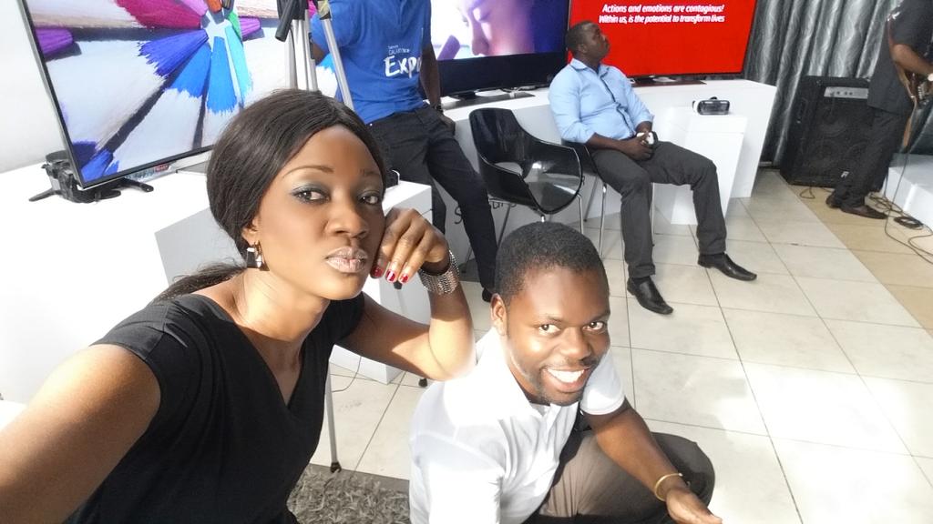 caroline4real's tweet photo. Efo @Amegaxi #note4expo http://t.co/BCUifcjVnv
