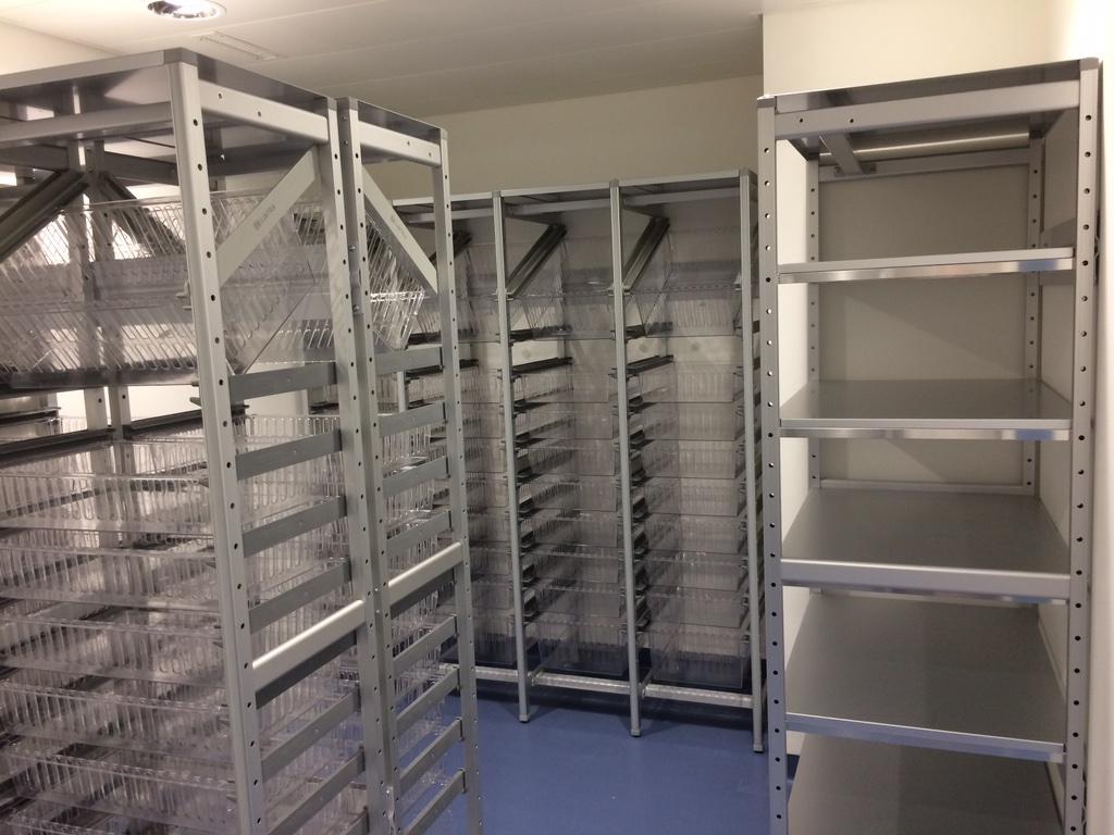 CartMedi's tweet photo. Nouveau local de stockage des soins continus à l'hôpital de Fribourg http://t.co/XNXncpf306