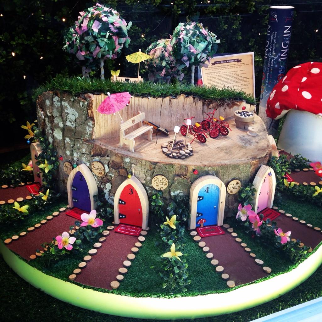 susiemck's tweet photo. Great window display @IrishFairyDoor #christmaspresents http://t.co/eAFfZDqPfu