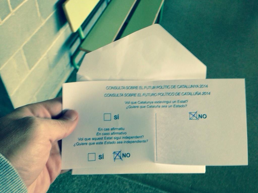 gcpbrownie's tweet photo. La butlleta de un 'unionista' que conec. Dic unionista per no dir ignorant. I m'ho envia orgullós #jojahevotat http://t.co/1cuRRHUs6n