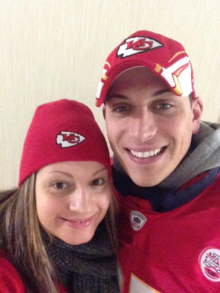 MissAngie78's tweet photo. @ArrowheadAddict @ArrowheadPride On our way to watch our Chiefs beat the Bills in Buffalo!! #beatbuffalo #rockthered http://t.co/PAUeIZHlTw