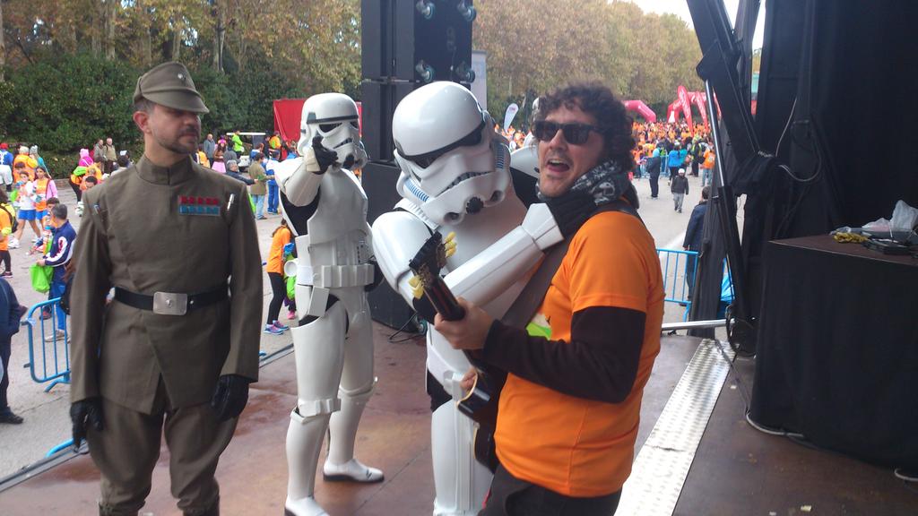 ForzudosRock's tweet photo. L @legion501 quería llevarse a @microphongkong,Menos mal q esperaron a q termináramos.Ojalá nos l devuelvan pronto ;) http://t.co/5PcK2CvQey