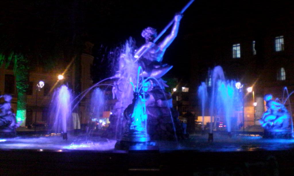 jimmybalsec's tweet photo. Riobamba nocturno... http://t.co/rjnnmnl9A8