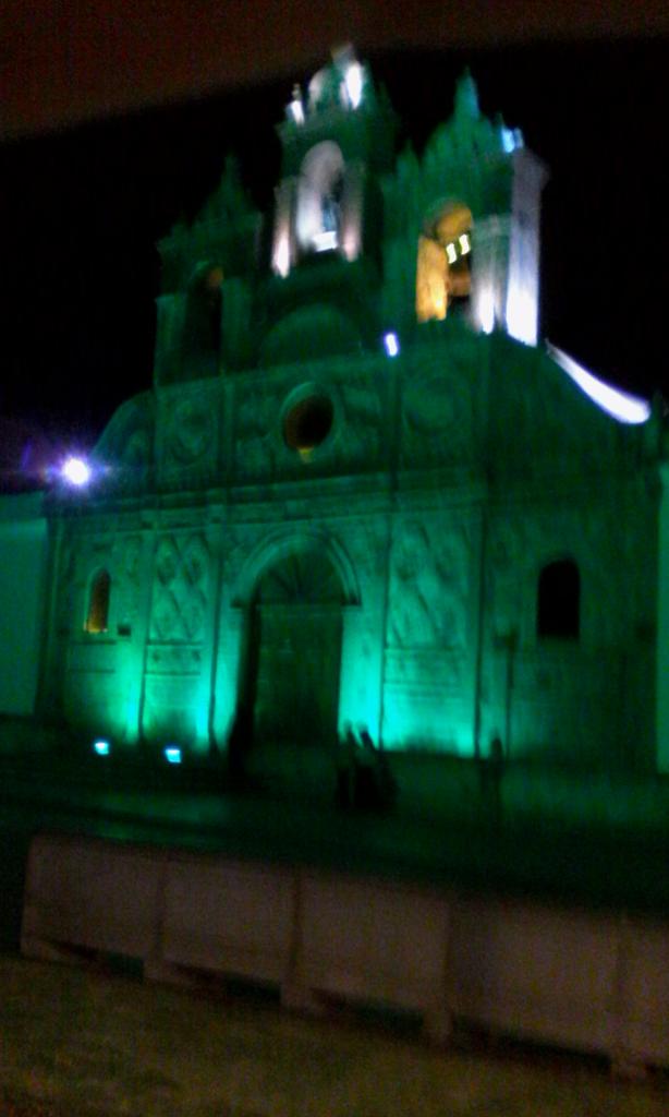 jimmybalsec's tweet photo. Riobamba nocturno... http://t.co/rjnnmnl9A8
