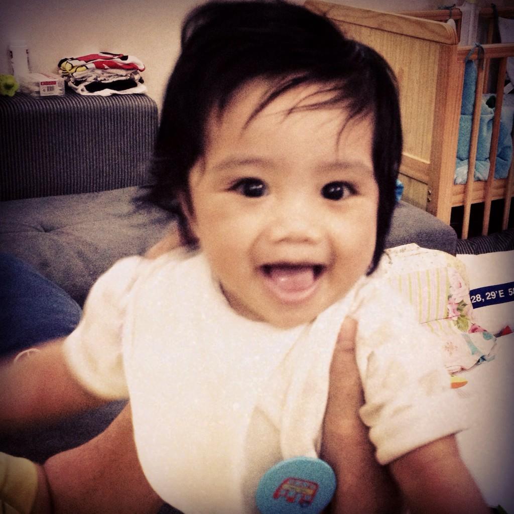 ktine08's tweet photo. @jugsjugsjugs hi daw sir sbi ni coco.. 👶🍼😁 http://t.co/zrfmHPA520