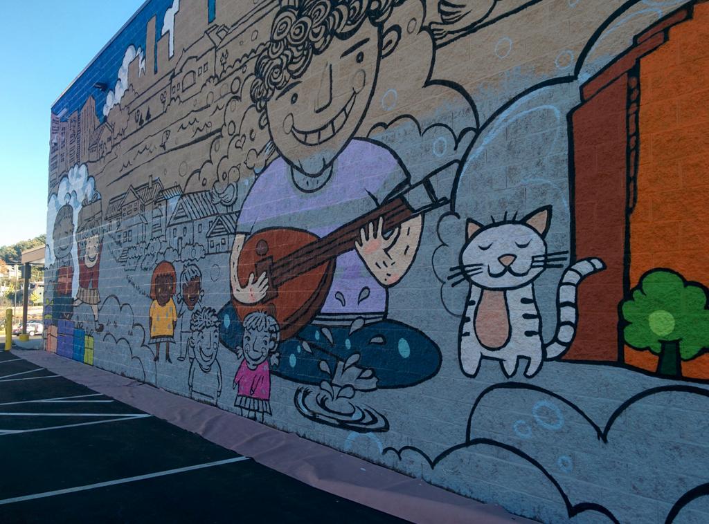 beltlinepiper's tweet photo. Great job, @kroger, on the parking lot, ramp to the @AtlantaBeltLine, and the mural, but I'm all black ;) http://t.co/vvFfkKisDW