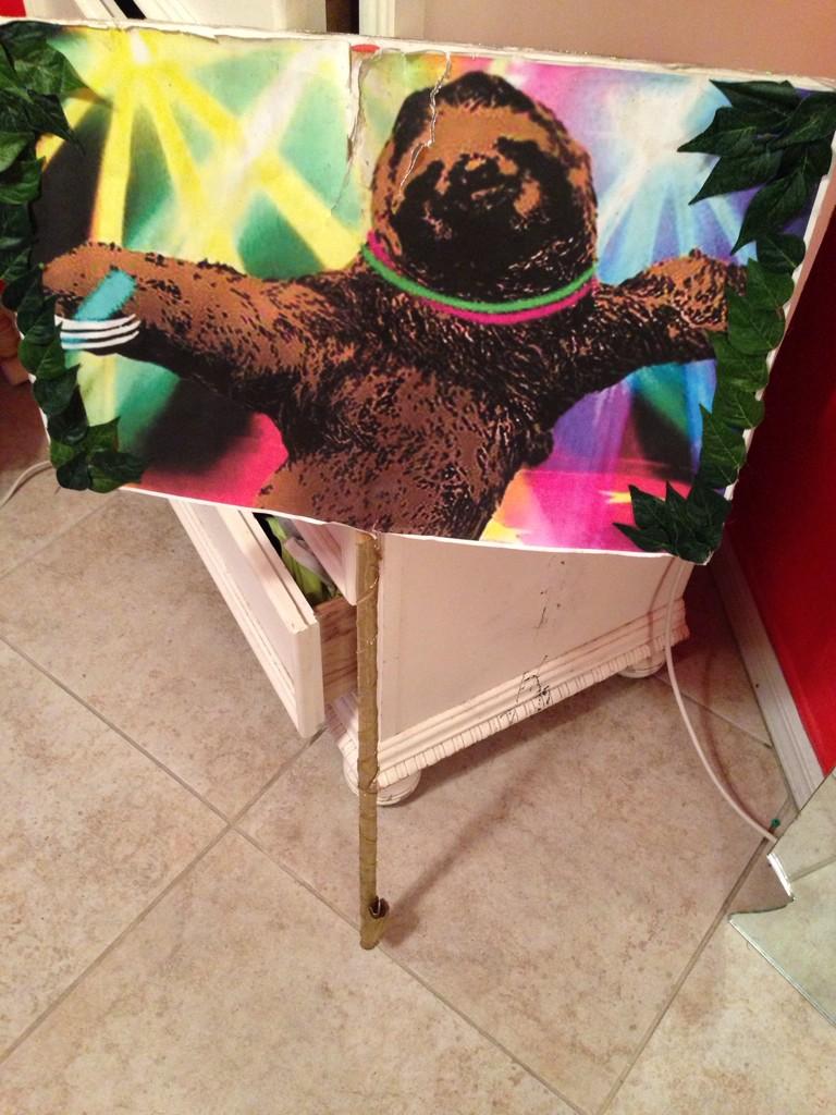 aisha_linnette's tweet photo. Wilburt lasted 2 days of Edc madness #TheRagingSloth http://t.co/C33a1zH0To