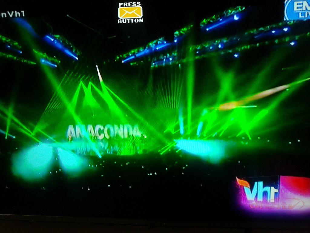 rohitcr2k's tweet photo. @Vh1India #EMAsOnVh1 #EMA2014 #EMA #EMAmazing That... was .... is going to create stir. Definitely! @NICKIMINAJ http://t.co/NduKpsjBPD