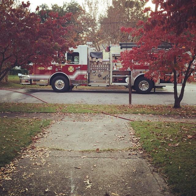 AFireStation's tweet image. Found this cool photo, not mine Great Sunday. #E1 #RMFD #BROTHERHOOD #firetruck #fireengine #headquarters.