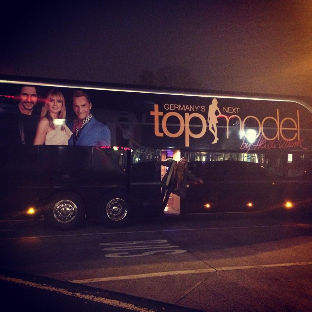 heidiklum's tweet photo. Lange Fahrt nach München 😁#GNTM http://t.co/HFZiHtUY2B