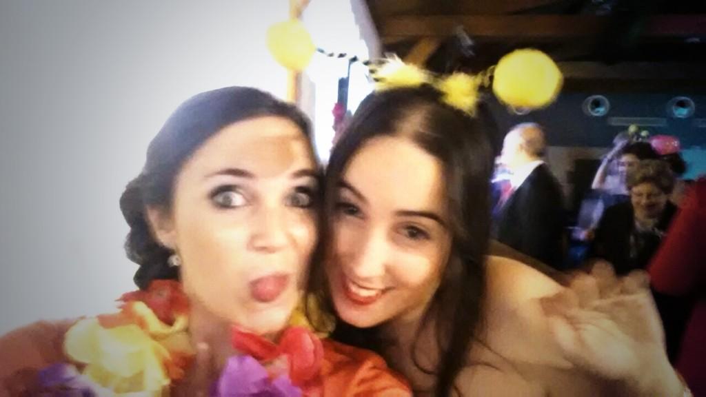 Laury1987's tweet photo. @merytorres8 Una gran noxe con mi niña ¡¡muxas gracias!! Te quiero muxo gorda 😘 http://t.co/dXvbAdzHZ8