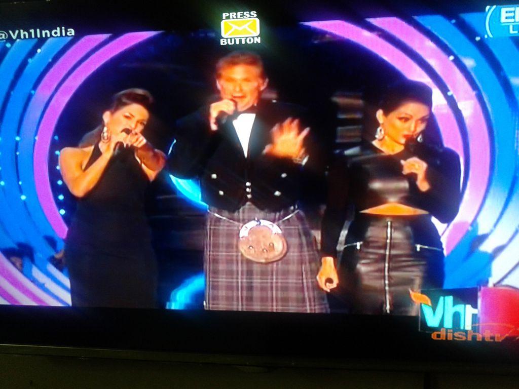 rohitcr2k's tweet photo. @Vh1India #EMAsOnVh1 #EMA2014 #EMA #EMAmazing Bella Twins! Best Female = @ArianaGrande ! #Arianators4life http://t.co/Ww0Xfq7MY6