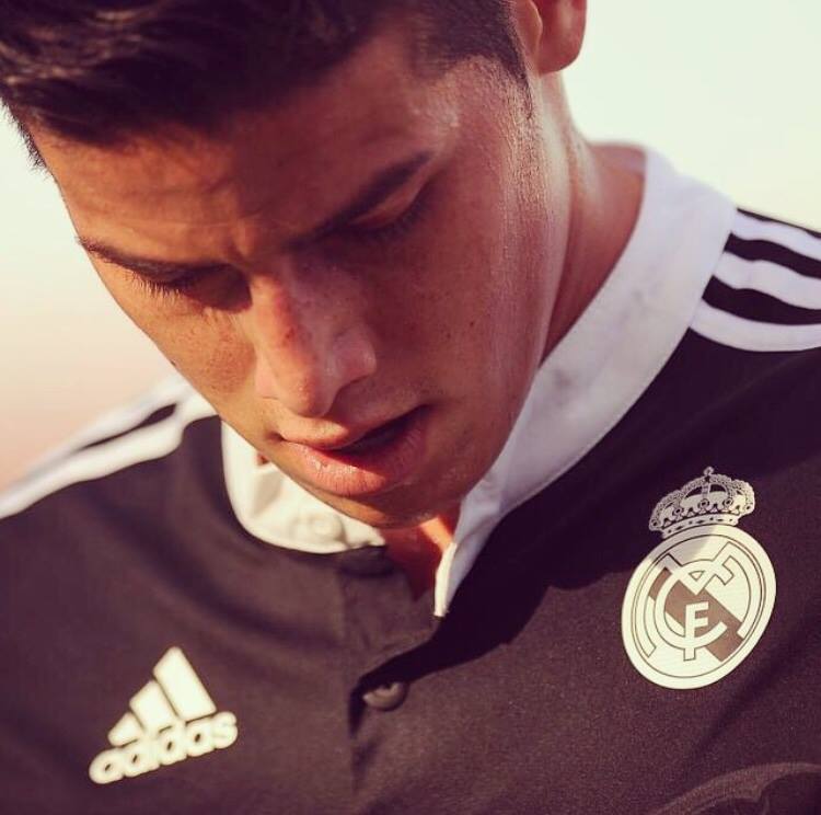 JamesRodrigueFC's tweet photo. James Style !
#James #RMLive http://t.co/Dh8WOSIz4z