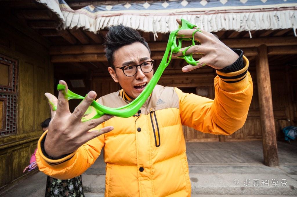 magicdaly's tweet photo. Did some magic for the Tibetan kids... http://t.co/81XCgGdDRS