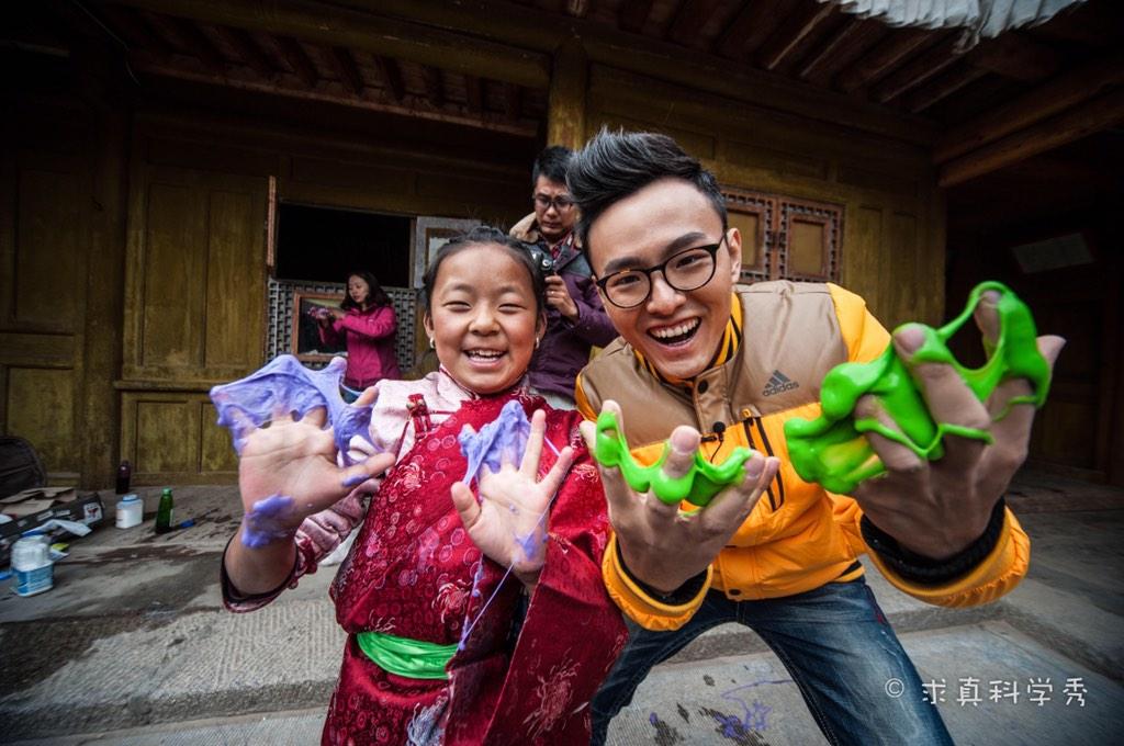 magicdaly's tweet photo. Did some magic for the Tibetan kids... http://t.co/81XCgGdDRS