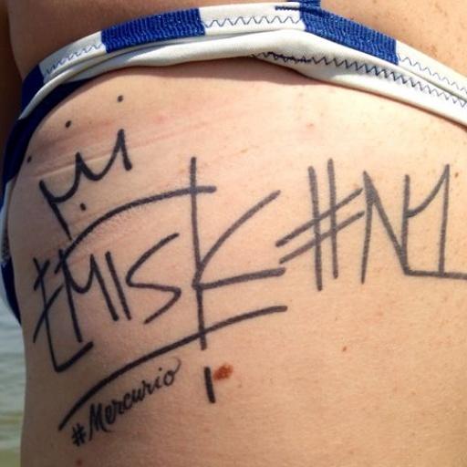 TattooedEK's tweet photo. Ti sei guadagnato il mio profondo rispetto e quindi un posto anche sulla mia pelle 👑#EmisK #N1 #Mercurio #UnAnnoFa http://t.co/RTlaPdypUf