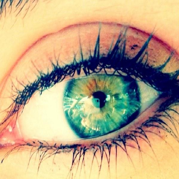 moonIightcath's tweet photo. You can see the entire galaxy in her eyes... #Votefifthharmony http://t.co/L4J8uqQZXO