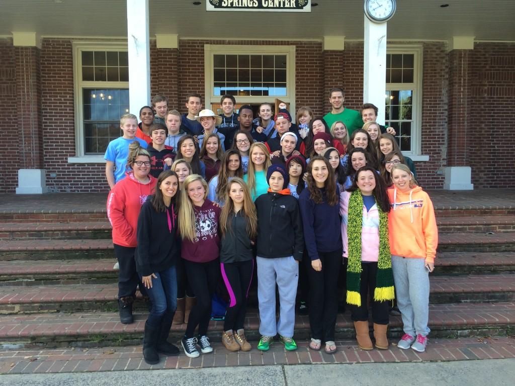 CurtisAtkinson's tweet image. The stages of a group picture #FallWeekend #YL #YLPurcellville