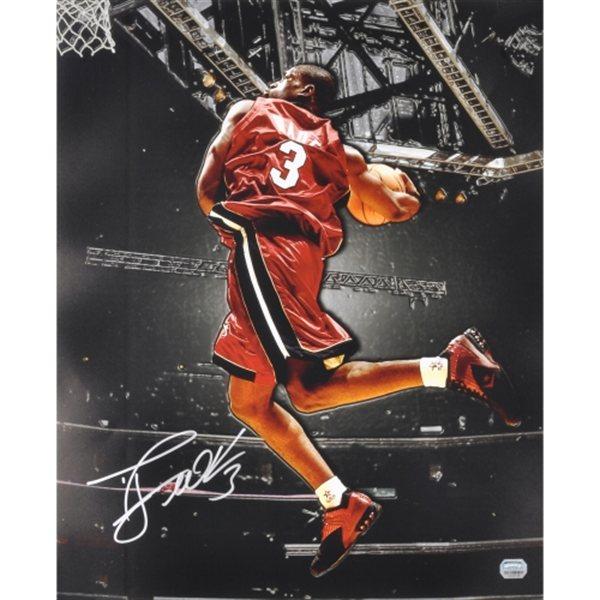 FansAuthentic's tweet photo. #NBA: @DwyaneWade led the #Heat with 25 pts and 8 asts as they improved to 4-2 on the season. http://t.co/EkZN3mPtb4