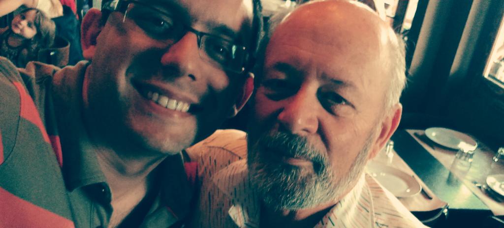 _gaston89's tweet photo. #Selfie #Cumpleaños #Tito #TodoConHashtag http://t.co/nevjbdQ2fA