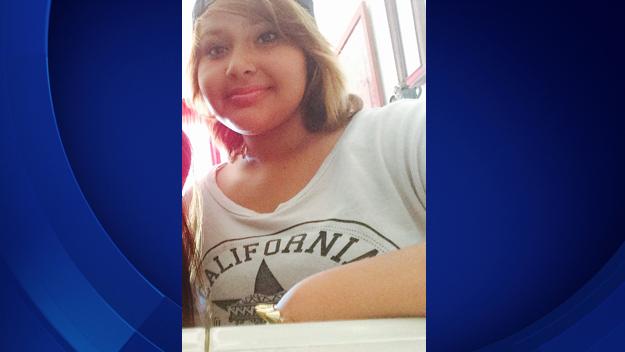 CBSLosAngeles's tweet photo. Girl, 12, reported #missing in #MorenoValley http://t.co/r1aOXl5pRn http://t.co/WOtZLTjOKV