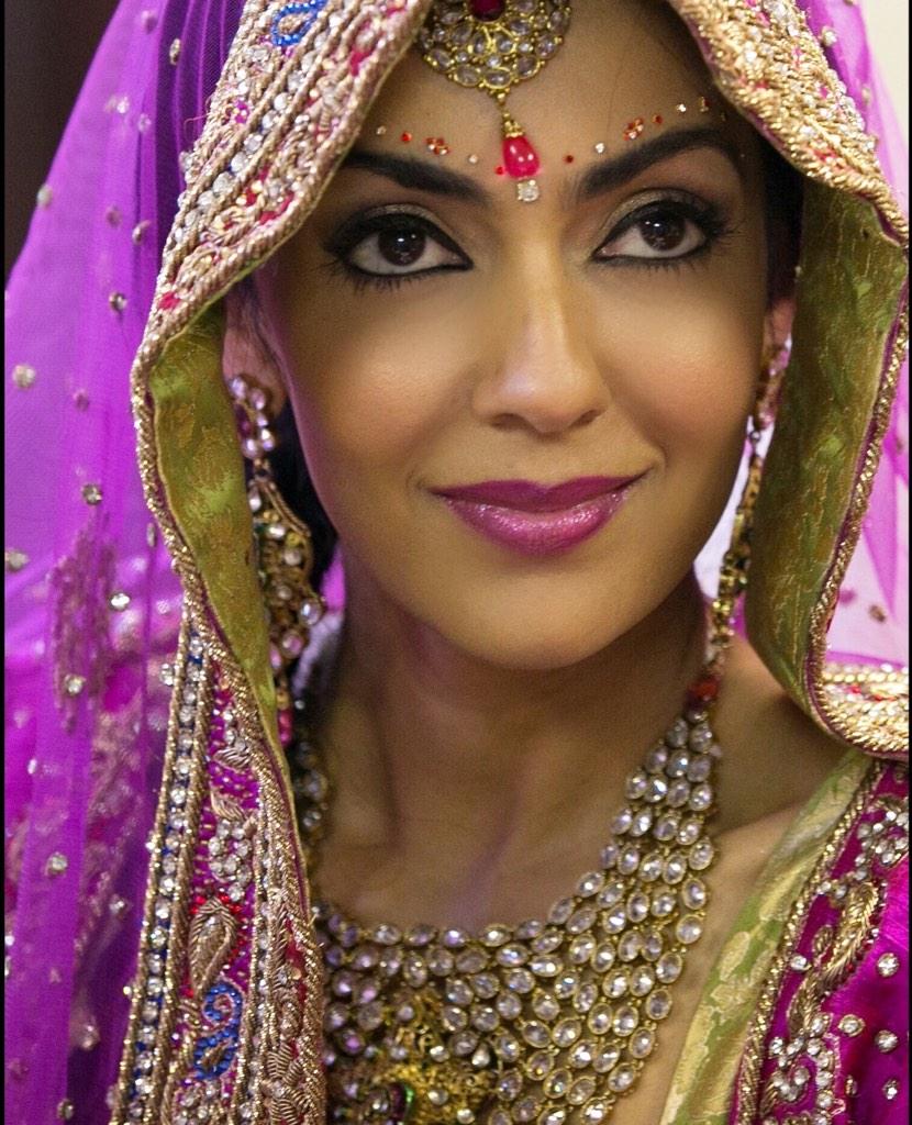 suchitavad's tweet photo. one year ago...we were in London celebrating our third wedding! #punjabi style! #sikhchic http://t.co/ZipUwn2UrJ