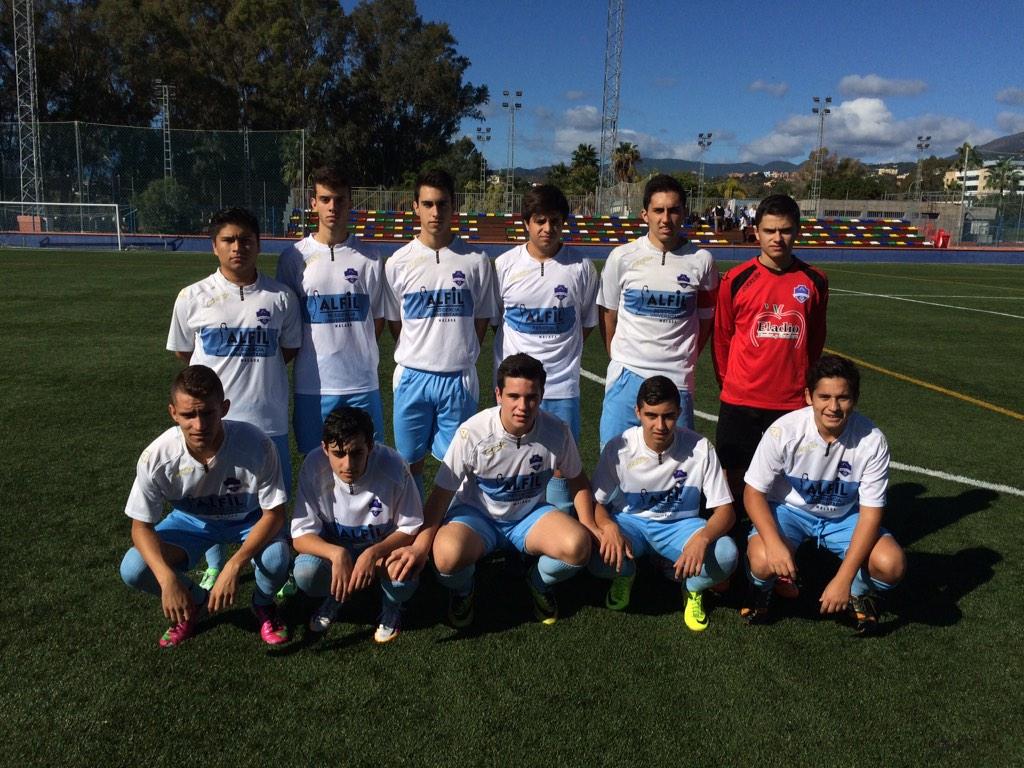 Nozaroc_10's tweet photo. Victoria por 1-8 ante el Nueva Andalucía en un partido en el ke hubo mas goles ke juego. Despues comida de ekipo http://t.co/OUbrlT7Nmm
