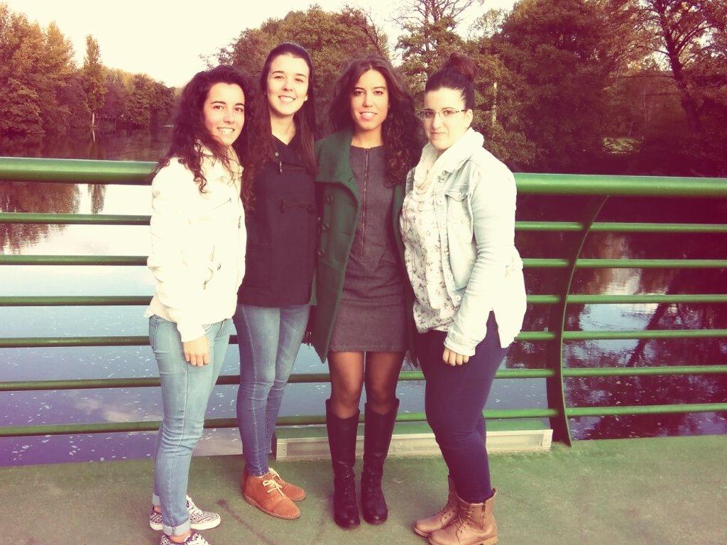 LeeTiiLM's tweet image. Tarde de peseo con las peques @Sandraa_BS @nurr_lg @raqueldom7