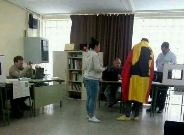 german21168's tweet photo. Un tio con un par de cojones. http://t.co/Mm5h4u7nTB