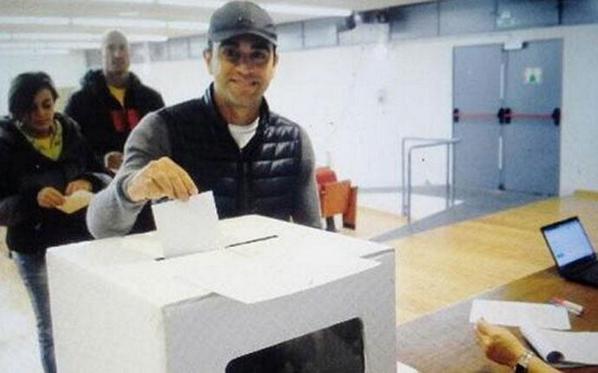 MadridismoreaI's tweet photo. RT si Xavi hijo de puta. http://t.co/wZJ0HfDUHJ