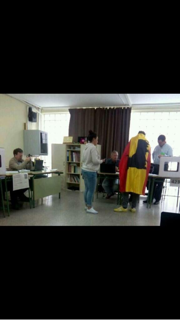 Hay está el tio, CON 2 COJONES 😆