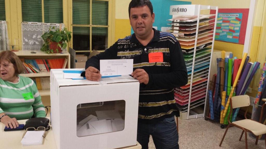 miquelplensa's tweet photo. #9N2014 #votaresnormal #algerri http://t.co/iipN2Iy80X