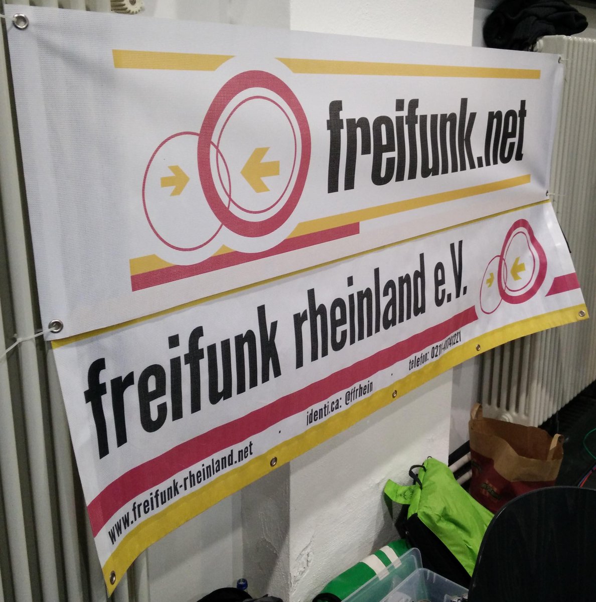 bheisig's tweet photo. Das war eine schöne @openrheinruhr in Oberhausen! Viel gemenschelt am Stand von @ffrhein und @FFRuhr #ORR14 http://t.co/FxF46MyqJb