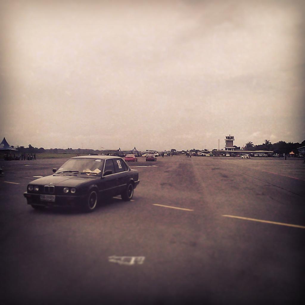 Erfal007's tweet photo. Autoday go to nasional. Lap.Lanud soewando polonia medan http://t.co/rUdJUJUPm1