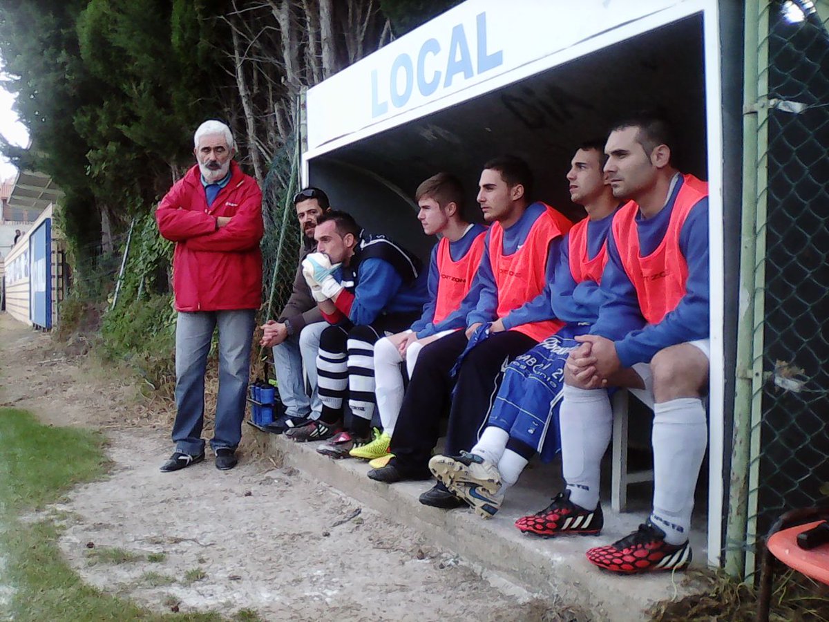 juanjofutbol's tweet photo. Partido igualado y disputado, el resultado justo pero mejor si hubieramos ganado. @CDNovallas 1-1 @PedrolaSDM . Aupa. http://t.co/sOy2XmIoId