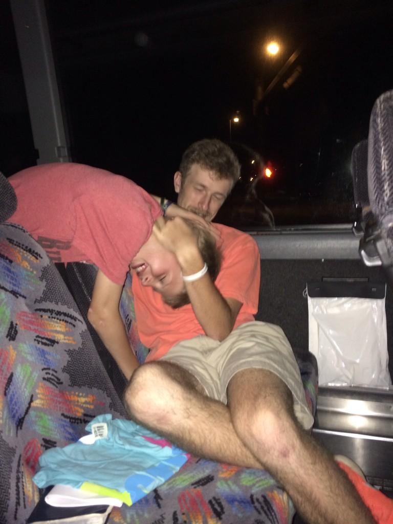 clarabarrow's tweet photo. When the kids behind you won't stop kicking your seat... @TheZacAnderson_ #ZacfromFBCNA http://t.co/KxUB9QLIiS