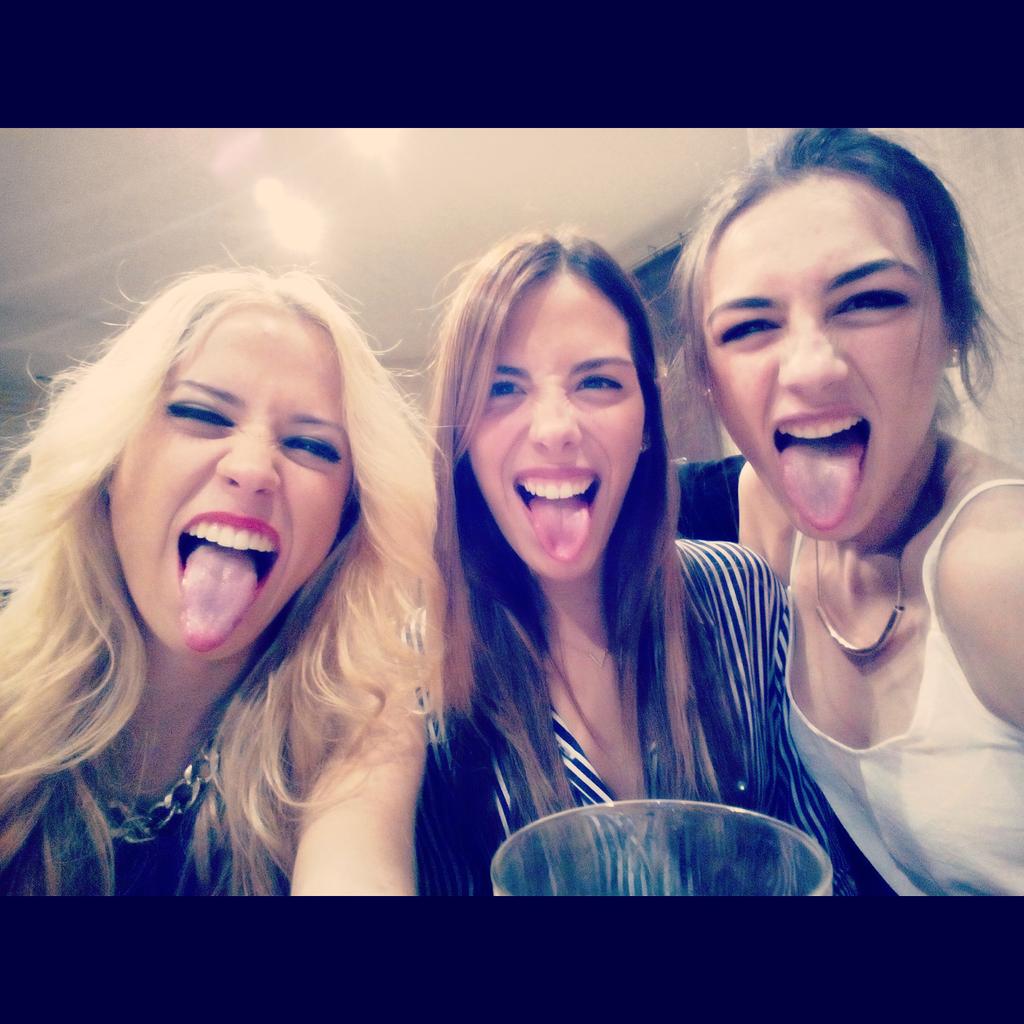 paula92am's tweet photo. 🔝😜👌🎉 http://t.co/D6No1zrXOO