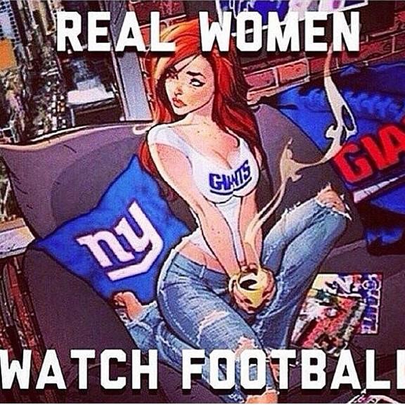 Bounce21NYC's tweet photo. Real women watch Football 🏈 #BounceBabes http://t.co/rEplS6EPhu