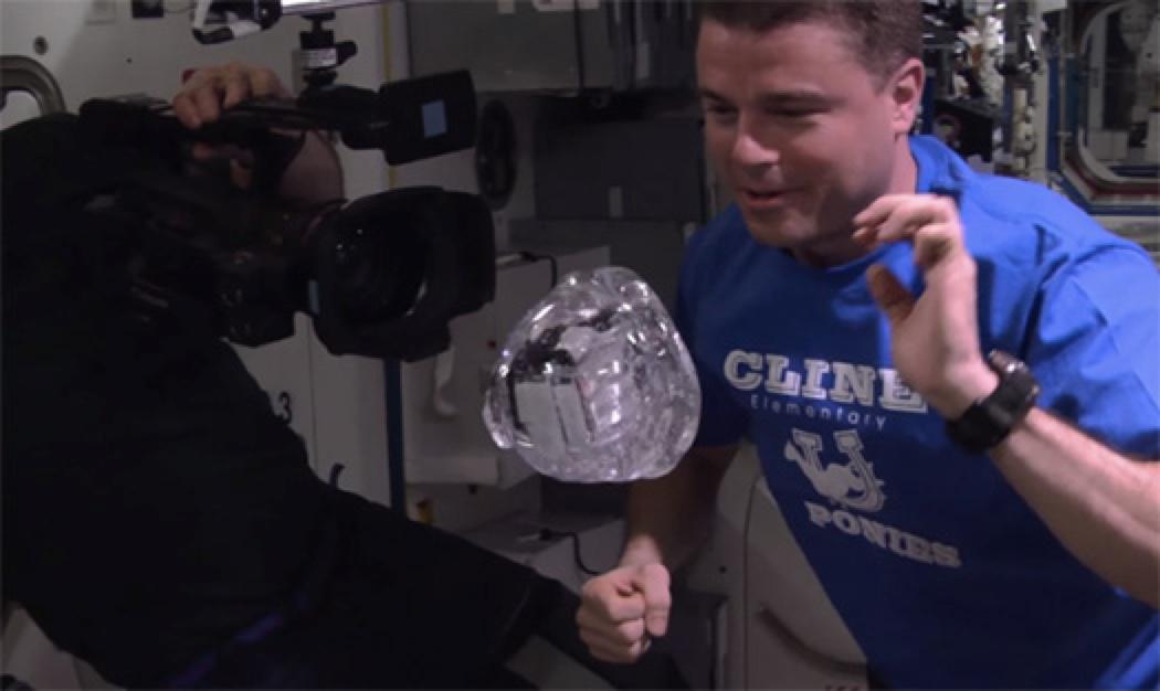 Astronotların GoPro ile ilginç deneyi [Video]

► log.com.tr/astronotlarin-…